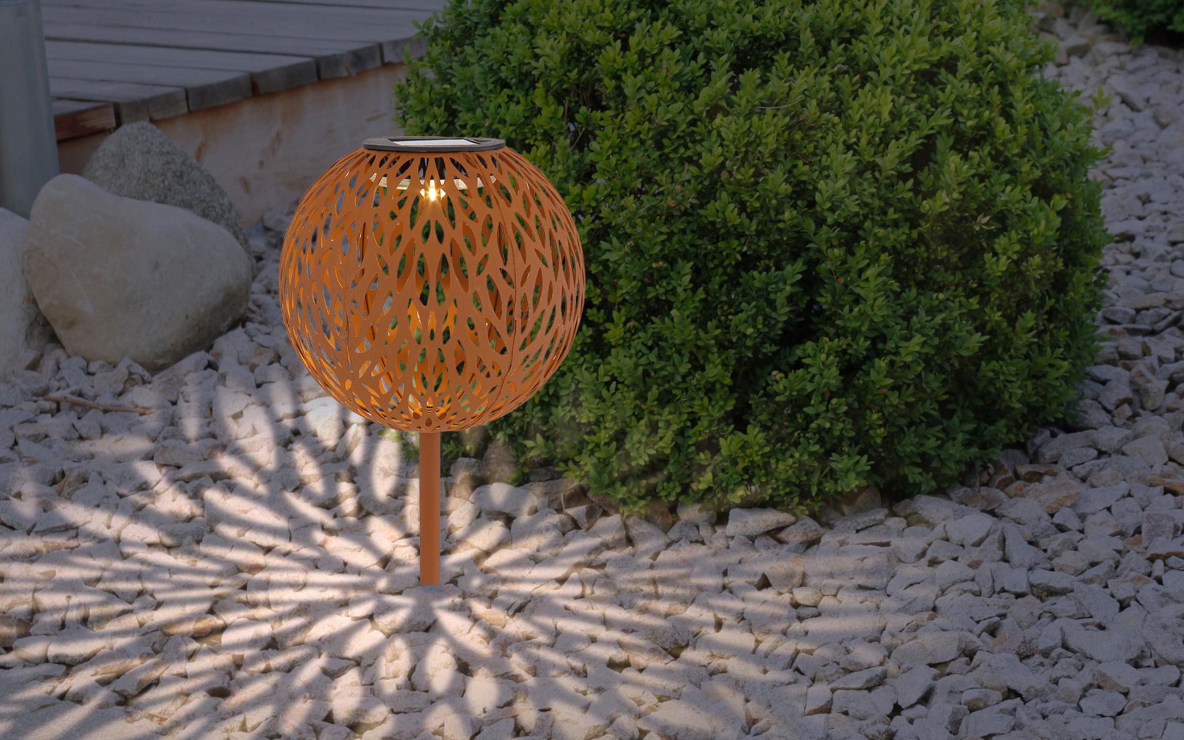 Garden lamp,   3