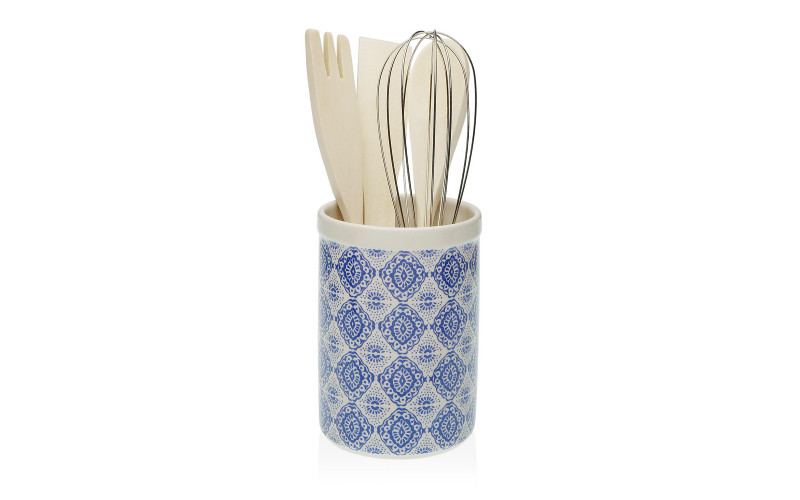 Kitchen cutlery,   1